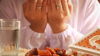 Jangan Lewatkan, Puasa 9-10 Muharram Bisa Hapus Dosa Setahun Lalu