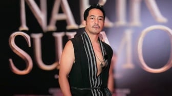 Biasa Tampil Macho, Yama Carlos Bakal jadi Penari di Film Narik Sukmo