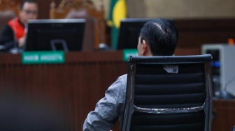 Terdakwa Mantan Menteri Perdagangan Thomas Trikasih Lembong atau Thom Lembong saat menjalani sidang pembacaan tuntutan di Pengadilan Tipikor, Jakarta, Jumat (4/7/2025). [Suara.com/Alfian Winanto]
