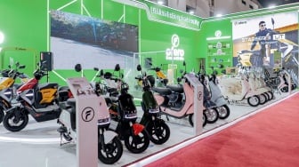Pilihan Motor Listrik Rp 3 Jutaan yang Bisa Jadi Pilihan Ibu Muda di PRJ 2025