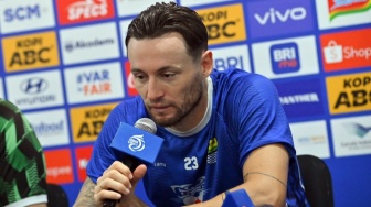 Marc Klok Lanjutkan Bakti di Persib Bandung, Betah dengan Atmosfer Tim?