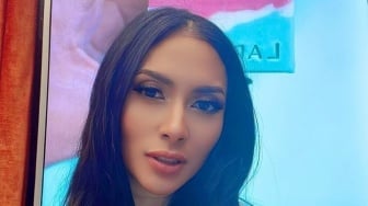 Tina Astari Istri Menteri UMKM Minta Fasilitas Negara, Akun IG Digeruduk: Jalan-Jalan Modal Bu