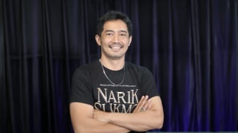 Dari Disalib hingga Belajar Tarian Jawa: Kisah Gila Yama Carlos di Film Narik Sukmo