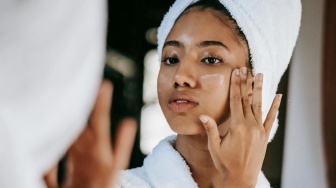5 Rekomendasi Moisturizer untuk Kulit Berminyak Harga Terjangkau, Bebas Kilap Seharian!