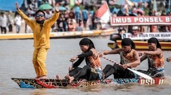 Sejarah Pacu Jalur, Tradisi Asli Kuansing Riau yang Viral gegara Aura Farming