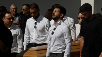 Suasana Pemakaman Diogo Jota: Skuat Liverpool Hadir Semua, Ruben Neves Angkat Peti Jenazah