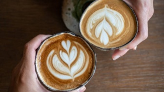 Jangan Sampai Dehidrasi! Ini Batas Aman Minum Kopi Harian Menurut Ahli Gizi