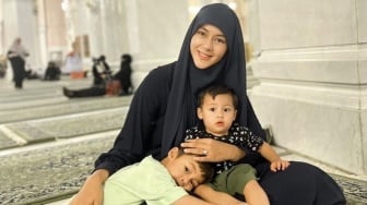 Kehilangan Hak Asuh Anak, Paula Verhoeven Tulis Pesan Haru untuk Kiano dan Kenzo