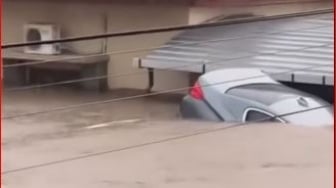 Mataram Dikepung Banjir, Perumahan Elit Dan Mobil Mewah Hanyut