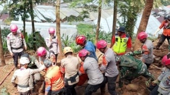 Puncak Berduka! Banjir dan Longsor Renggut 3 Nyawa, Santri hingga Pemancing Jadi Korban