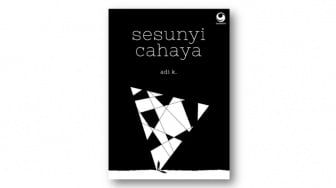 Buku Sesunyi Cahaya, Puisi Pendek untuk Luka yang Panjang