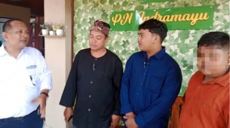 Tangis Bocah SD Anak Yatim yang Digugat ke Pengadilan: Kok Kakek-Nenek Tega...
