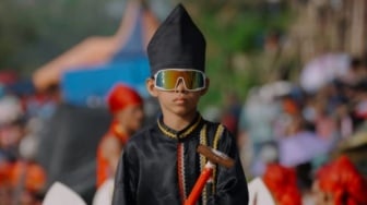 Tentang Dikha, Anak Coki Pacu Jalur yang Viral Jadi Tren Aura Farming
