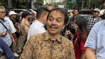 Dicecar Penyidik 85 Pertanyaan Ijazah Jokowi, Roy Suryo Mogok Jawab?