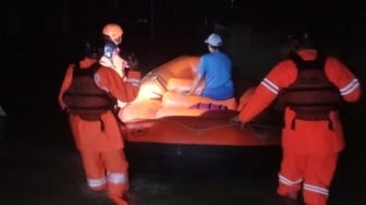 Banjir Menerjang Cikahuripan Klapanunggal: 2.238 Warga Mengungsi, Ratusan Rumah Terendam