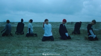 Bukan Sekadar Galau, Lagu Save Me oleh BTS Suarakan Jeritan Jiwa yang Sunyi