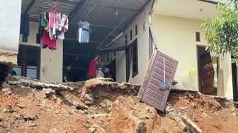 Tebing Puri Pamulang Longsor, Warga Cemas Terjadi Longsor Susulan
