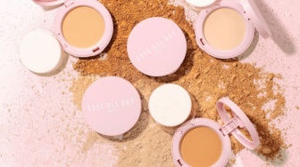 6 Pilihan Bedak Padat yang Bikin Glowing, dari Merek Lokal hingga High End