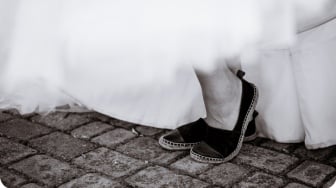 6 Rekomendasi Flat Shoes Wanita Hitam Elegan, Nyaman Dipakai Seharian Mulai Rp80 Ribuan