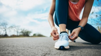 7 Tips Memilih Sepatu Lari Sesuai Tipe Kaki: Biar Nggak Salah Beli, Pemula Wajib Tahu