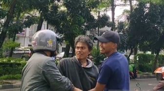 'Pak Ogah' Jakarta Barat Bikin Macet dan Resahkan Warga