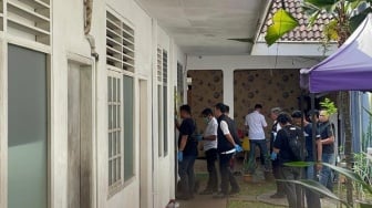 Tim INAFIS Datangi TKP Penemuan Jenazah Staf Kemlu, Fokus di Kamar