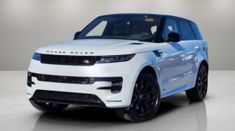 Naik Kelas! Maia Estianty Ganti Lexus dengan Range Rover Berkelir Putih