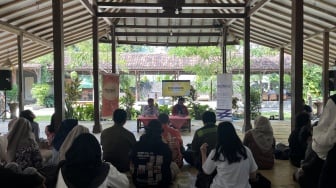 Menjajaki Kawruh: Seni, Desa, dan Kembali Membaca Diri dalam Biennale Jogja 18