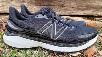 Review Sepatu New Balance 860, Investasi untuk Performa Lari Terbaikmu