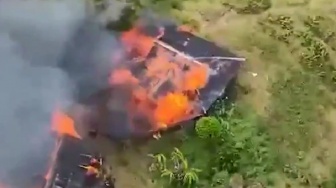 OPM Bakar Gereja dan Rumah Bupati Puncak Papua, Netizen Kompak Colek Gibran: Kapan ke Sana?