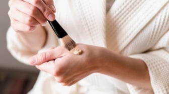 Foundation yang Bagus Merek Apa? Ini 6 Rekomendasi Produk Lengkap dengan Harganya