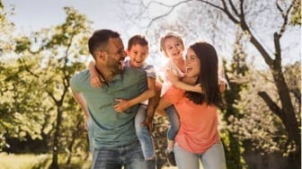 Dilema Fatherless: Dear Ayah, Anakmu Juga Ingin Dipeluk!