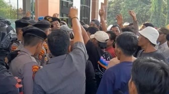 Simpang Siur Jadwal Sidang Terdakwa Kasus Mutilasi di Gunungsari Picu Amarah Keluarga