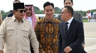 Wapres Gibran 'Turun Gunung' ke Papua: Janji Manis atau Mimpi di Siang Bolong?