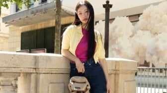 Gaya Makin Standout! Intip 5 Ide Layering Outfit ala Milk Pansa Vosbein