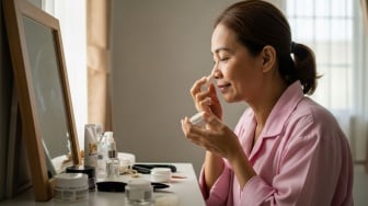 Rekomendasi Skincare Murah untuk Ibu Rumah Tangga, Cuma Butuh Budget Rp50 Ribuan!