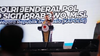 Sabet Penghargaan, Kapolri Listyo Sigit: Buruh Adalah Motor Penggerak Ekonomi Bangsa