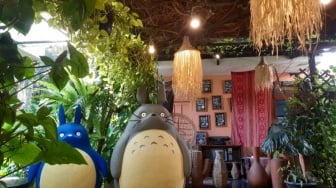 Madame Wang Secret Garden: Kafe ala Ghibli yang Bikin Betah Berlama-lama!