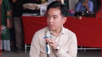 Gibran Borong Outer Lurik di Klaten: "Bisa Buat Ngemall Atau Ngopi Sore