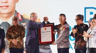 Polisi Jadi Pahlawan Buruh? Kontroversi Penghargaan ITUC untuk Kapolri