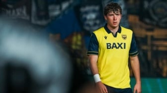 Ole Romeny Kena Tekel Paling Horor Sepanjang Kariernya, Pelatih Oxford United: Terlambat...