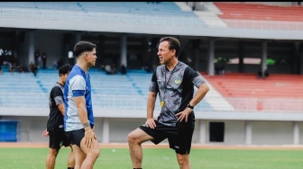 Pelatih PSIM Jean-Paul van Gastel Ungkap Jurang Perbedaan Liga Indonesia dengan Eropa