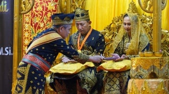 Dapat Anugerah Adat di Tengah Kinerja Polisi Disorot, Kapolri: Simbol Pengingat
