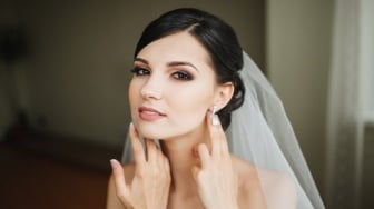 7 Rekomendasi Lipstik Tahan Lama untuk Pengantin, Bikin Flawless di Hari Sakral