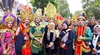 Khofifah Puji Banyuwangi Ethno Carnival 2025, Budaya Lokal Tampil Mendunia
