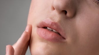 5 Rekomendasi Lip Balm Mengandung Vitamin C untuk Mencerahkan Bibir Hitam