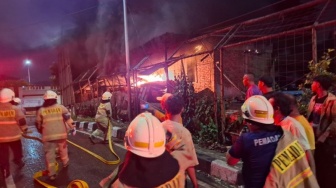 Kebakaran Rumah Dua Lantai di Jakarta Utara, Dua Belas Unit Pemadam Dikerahkan