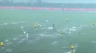 Duh! Stadion Si Jalak Harupat Tergenang, Final Piala Presiden 2025 Terhenti