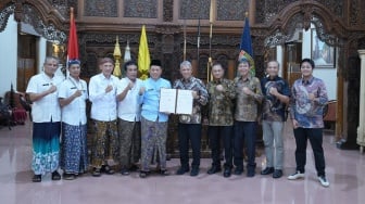 Transisi Energi, PT Semen Gresik dan Pemkab Kudus Teken MoU Pemanfaatan Sampah Kota Menjadi RDF