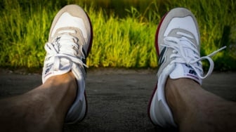 Pemula Wajib Tahu! 7 Cara Jitu Bedakan Sepatu Lari New Balance Ori vs KW